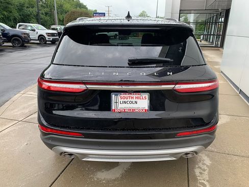 Certified 2025 Lincoln Corsair AWD w/ Equipment Group 101A image 4