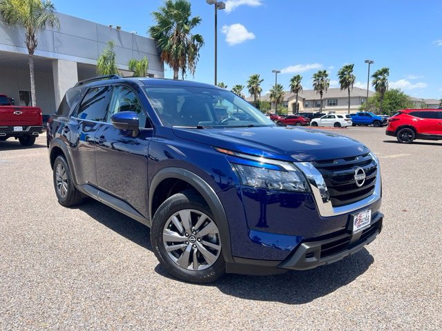 Used 2025 Nissan Pathfinder SV FWD image 1