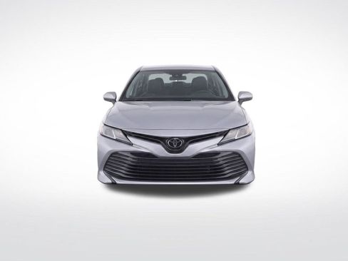 Used 2019 Toyota Camry FWD image 5