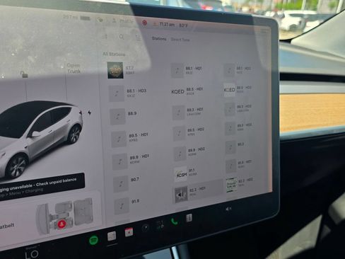 Used 2021 Tesla Model Y Long Range AWD/4WD image 27
