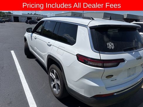 Used 2023 Jeep Grand Cherokee L Limited w/ Luxury Tech Group II AWD/4WD image 6