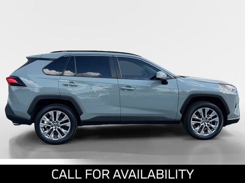Used 2022 Toyota RAV4 XLE Premium FWD image 6