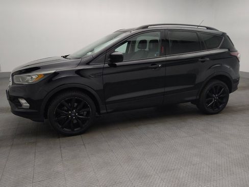 Used 2017 Ford Escape SE w/ Equipment Group 201A AWD/4WD image 2