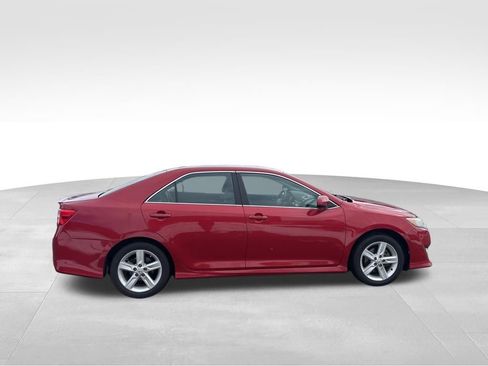 Used 2014 Toyota Camry SE image 7