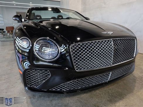Used 2022 Bentley Continental GT V8 image 45