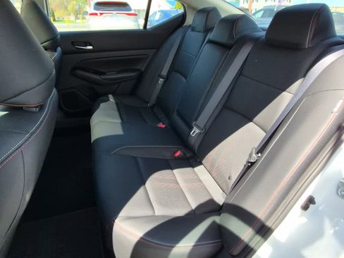 Used 2023 Nissan Altima 2.5 SR w/ SR Premium Package FWD image 7