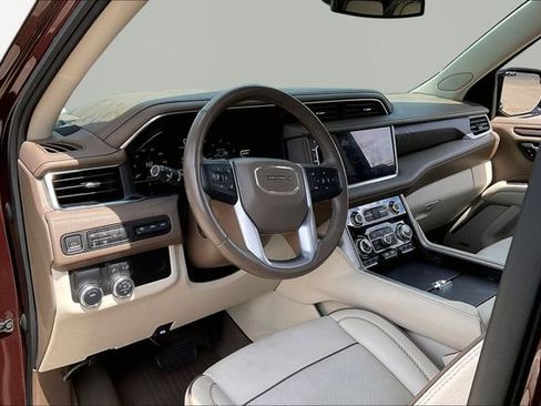 Used 2023 GMC Yukon Denali RWD image 12