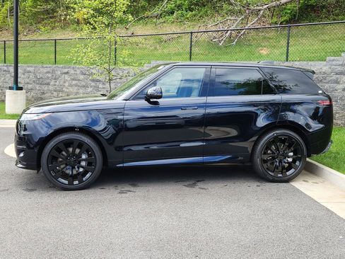 New 2026 Land Rover Range Rover Sport Dynamic SE AWD/4WD image 6