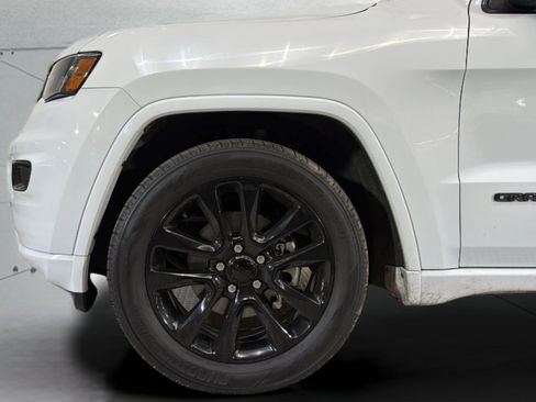 Used 2018 Jeep Grand Cherokee Altitude image 36