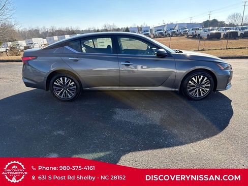 New 2025 Nissan Altima 2.5 SV image 6