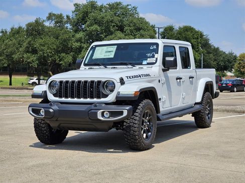 New 2025 Jeep Gladiator Sport image 2