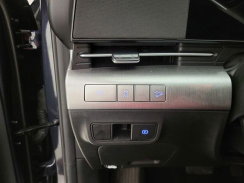 Used 2025 Hyundai Kona SEL FWD image 4