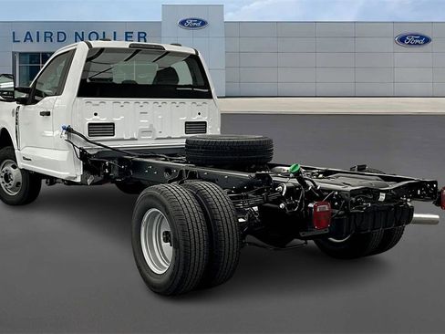 New 2026 Ford F350 XL w/ XL Chrome Package image 3