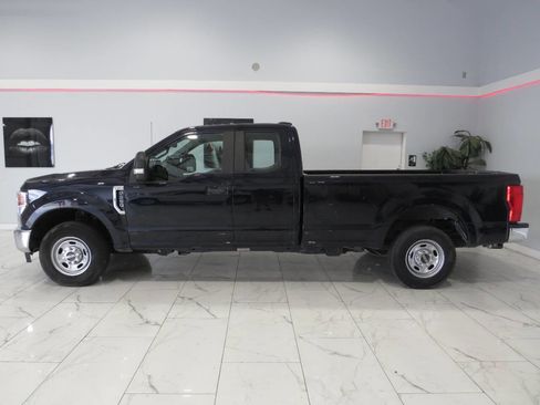 Used 2022 Ford F250 XL w/ Power Equipment Group RWD image 6