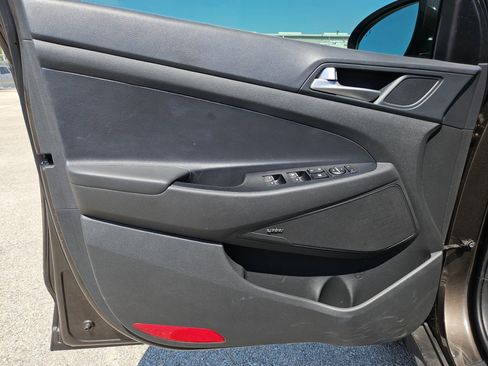 Used 2020 Hyundai Tucson Limited image 11