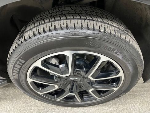 Used 2024 Chevrolet Suburban RST AWD/4WD image 17