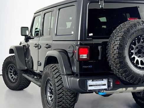 Used 2024 Jeep Wrangler Unlimited AWD/4WD image 15