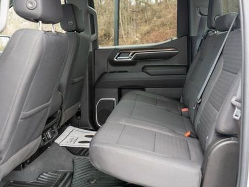Used 2023 Chevrolet Silverado 1500 LT AWD/4WD image 12