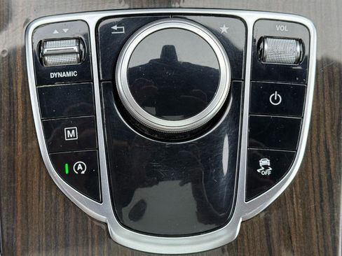 Used 2019 Mercedes-Benz GLC 300 4MATIC w/ AMG Line image 23