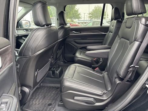 Used 2023 Jeep Grand Cherokee L Limited AWD/4WD image 34