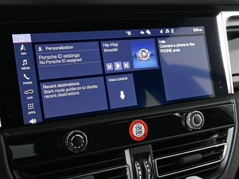 Used 2025 Porsche Macan image 14