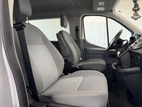 Used 2019 Ford Transit 350 XLT image 34