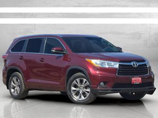 Used 2014 Toyota Highlander XLE w/ Preferred Accessory Package AWD/4WD video 2