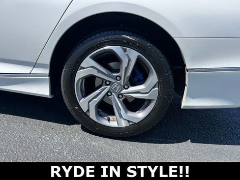 Used 2018 Honda Accord EX image 10