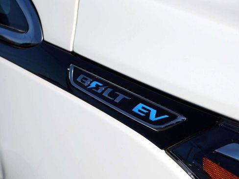 Used 2019 Chevrolet Bolt LT FWD image 10