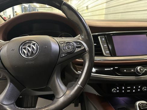Used 2018 Buick Enclave Avenir w/ Avenir Technology Package AWD/4WD image 15