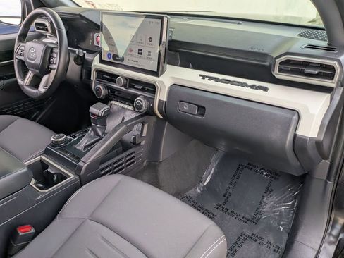 Used 2024 Toyota Tacoma TRD Off-Road image 26