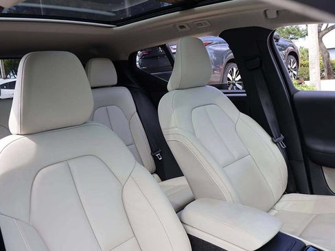 Used 2023 Volvo XC40 B5 Plus w/ Driver Assist Package AWD/4WD image 33