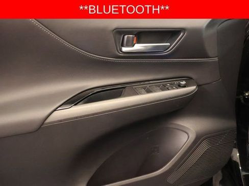 Certified 2021 Toyota Venza LE image 10