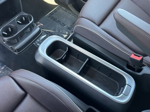 Used 2025 Volkswagen ID. Buzz Pro S image 29