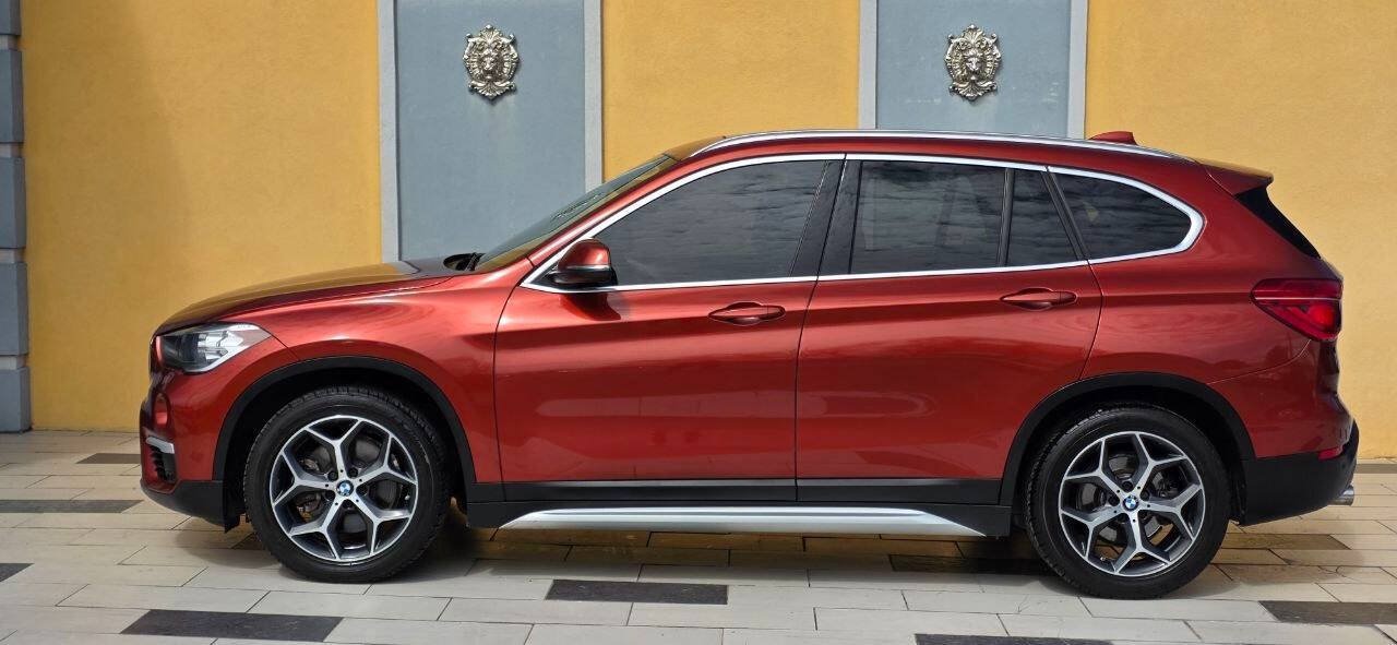 Used 2019 BMW X1 xDrive28i w/ Convenience Package AWD/4WD image 3