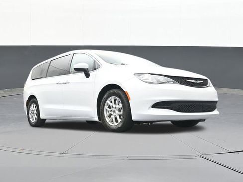 Used 2022 Chrysler Voyager LX FWD image 55