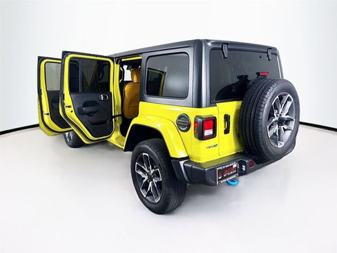 Used 2024 Jeep Wrangler Sport S image 19