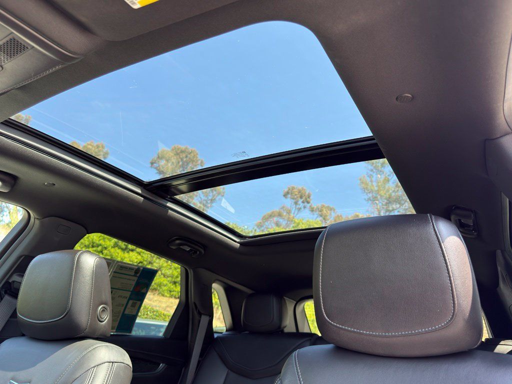 Used 2021 Cadillac XT5 Premium Luxury FWD image 17