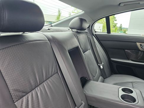 Used 2009 Jaguar XF Premium RWD image 13