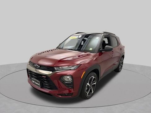Used 2023 Chevrolet TrailBlazer RS w/ Sun and Liftgate Package FWD image 3