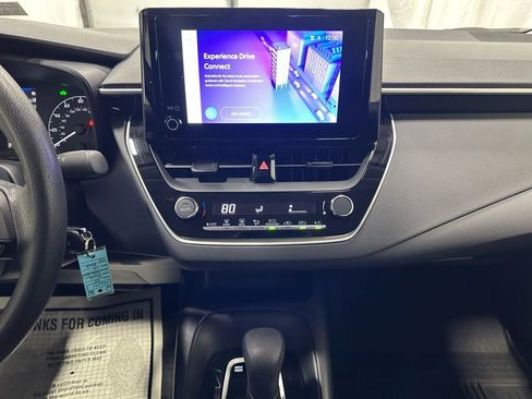Used 2025 Toyota Corolla LE image 25