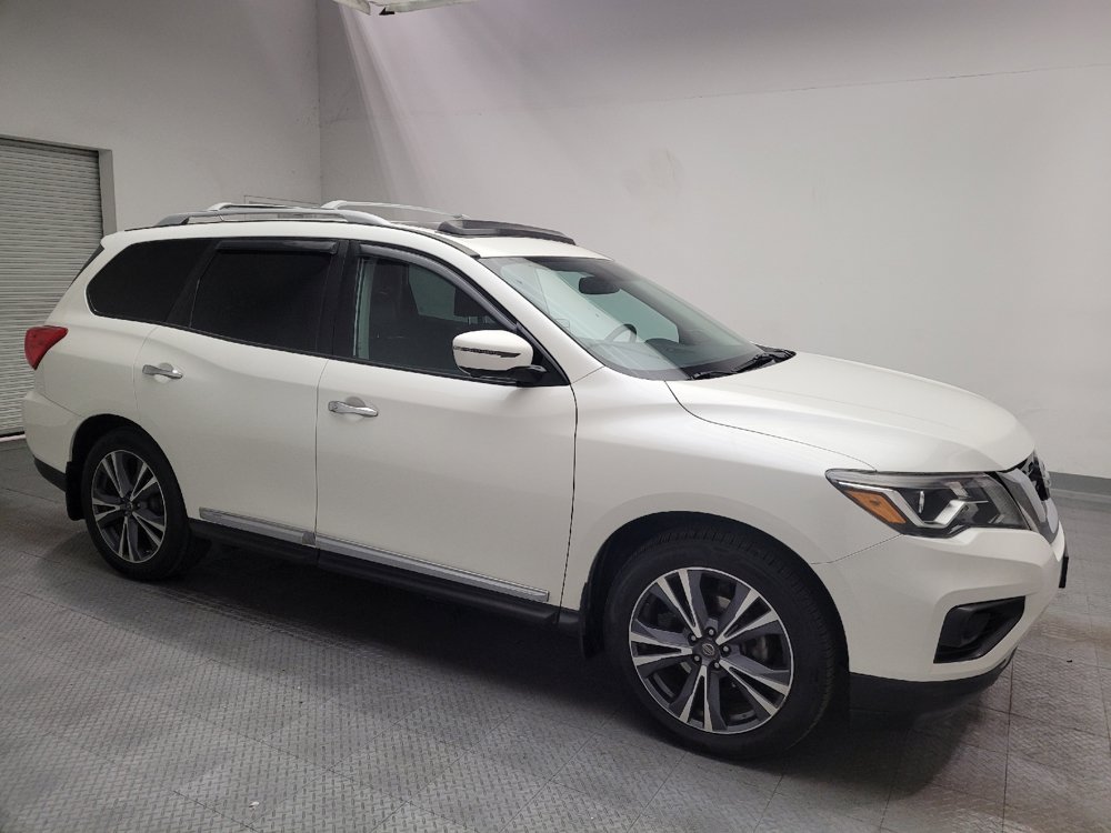 Used 2017 Nissan Pathfinder Platinum w/ Family Entertainment Package FWD image 11