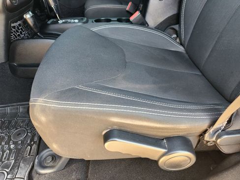 Used 2016 Jeep Wrangler Unlimited Sahara w/ Connectivity Group image 22