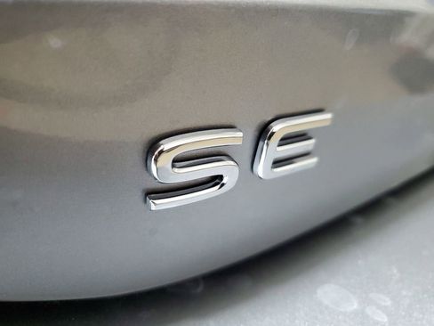 New 2025 Volkswagen Tiguan SE image 36