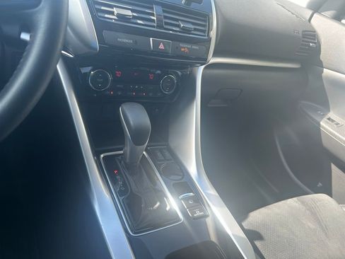 Used 2022 Mitsubishi Eclipse Cross SE image 51