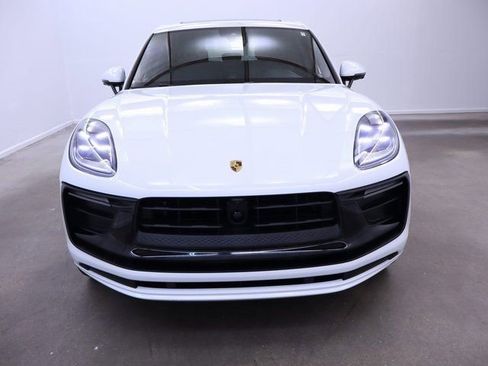 New 2024 Porsche Macan image 9