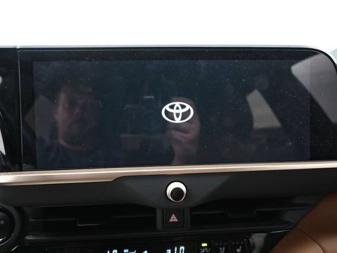 Used 2025 Toyota Crown Signia w/ Advanced Technology Package AWD/4WD image 12