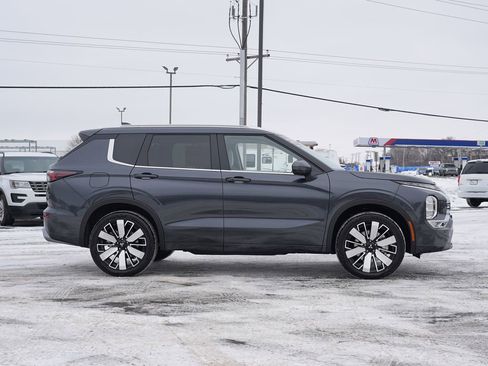 New 2026 Mitsubishi Outlander SEL image 2