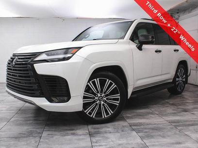 Used 2022 Lexus LX 600 4WD w/ Luxury Package
