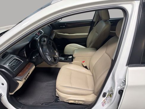 Used 2017 Subaru Outback 2.5i Limited AWD/4WD image 9